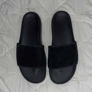 Lululemon Restfeel Women’s black slides size 11